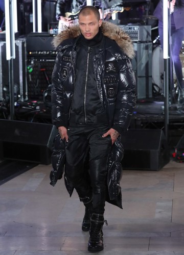 Hot mugshot guy Jeremy Meeks makes catwalk debut at New York Fashion Week