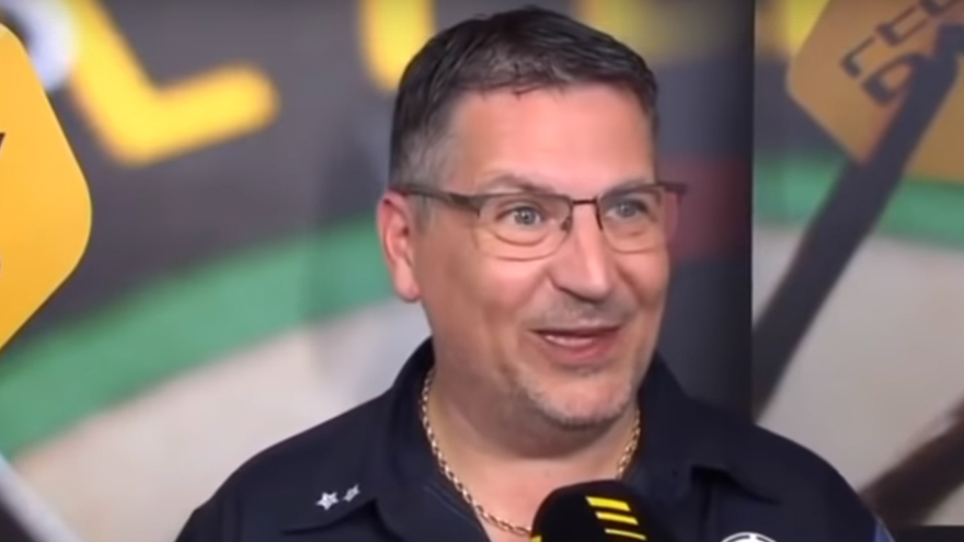 Darts players accusing each other of farting during game is CRACK UP!