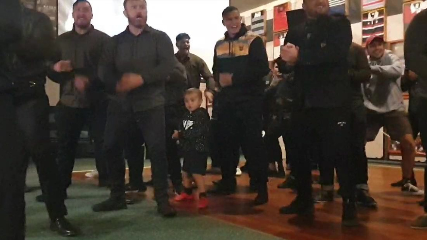 4 year old Whakatāne boy performing Haka with rugby team is so CUTE!