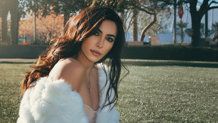 This Kiwi singer is BEATING Ariana Grande on the charts!