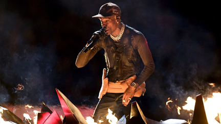 Travis Scott stuns everyone with his performance of Sicko Mode at the 2019 Superbowl