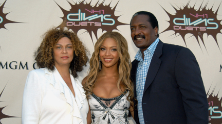 Beyoncé's dad reveals that he has breast cancer